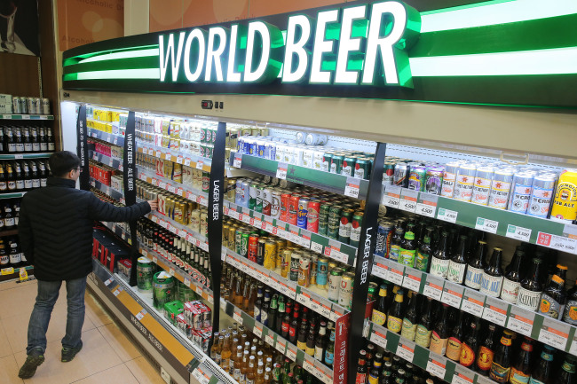 A variety of imported beers sit on sale at a supermarket in Seoul. (Yonhap)