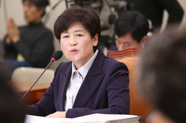 Gender Minister Nominee Kang Eun-hee speaks during her confirmation hearing at the National Assembly in Seoul on Thursday. Yonhap