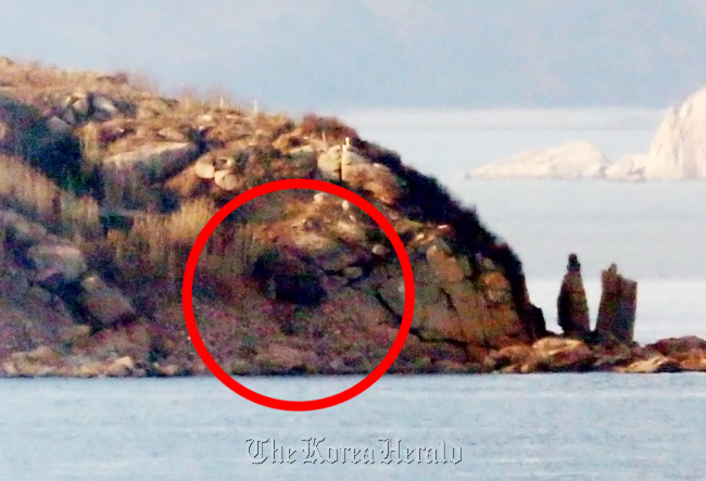 A gunpost is open at a North Korean border island in the West Sea on Friday. (Yonhap)