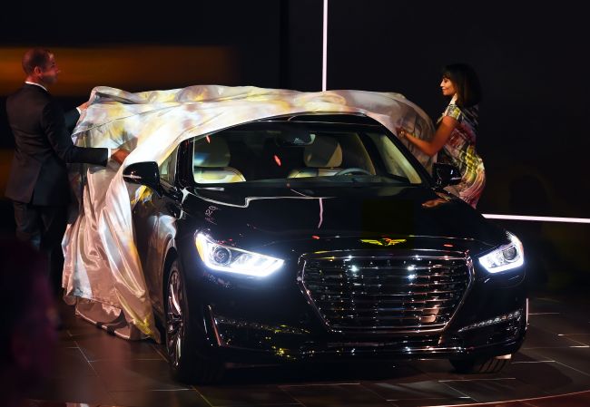 Hyundai Motor Co.'s G90 Genesis is unveiled at the North American International Auto Show on Monday. Yonhap