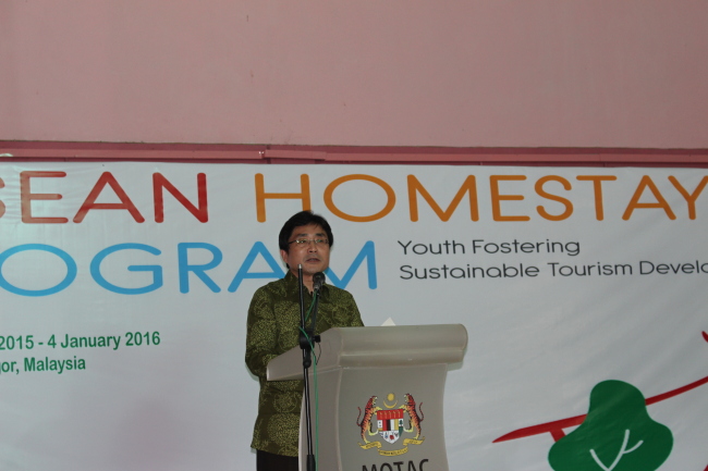 Kim Young-sun, secretary general of the ASEAN-Korea Center, speaks during a launch event for the homestay program in Selangor, Malaysia. Yoon Min-sik/The Korea Herald