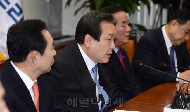 김무성 새누리당 대표가 13일 오전 서울 여의도 국회에서 열린 최고중진연석회의에서 참석하고 있다. 박해묵 기자/mook@heraldcorp.com