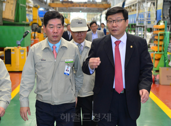 주형환 산업통상자원부 장관 후보자가 13일 취임 이후 산업경쟁력 강화를 위한 최우선 정책 3가지를 밝혔다. [헤럴드경제DB]