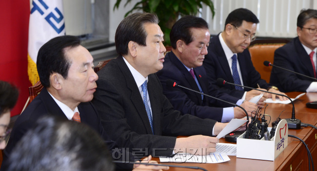 김무성 새누리당 대표가 13일 오전 서울 여의도 국회에서 열린 최고중진연석회의에서 모두발언을 하고 있다. 박해묵 기자/mook@heraldcorp.com