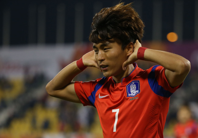 13일 오후(현지시간) 카타르 도하 카타르SC 스타디움에서 열린 2016 아시아축구연맹(AFC) U-23 챔피언십 C조 예선 한국 대 우즈베키스탄 경기. 한국 문창진이 추가골을 넣은 후 기뻐하고 있다.
