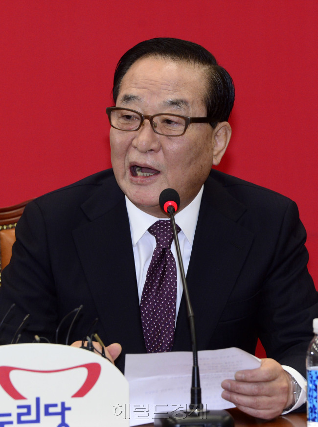 서청원 새누리당 최고위원이 14일 오전 서울 여의도 국회에서 열린 최고위원회의에서 모두발언을 하고 있다. 박해묵 기자/mook@heraldcorp.com
