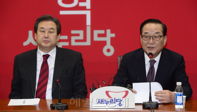 김무성 새누리당 대표가 14일 오전 서울 여의도 국회에서 열린 최고위원회의에서 서쳥원 최고위원의 발언을 듣고 있다. 박해묵 기자/mook@heraldcorp.com