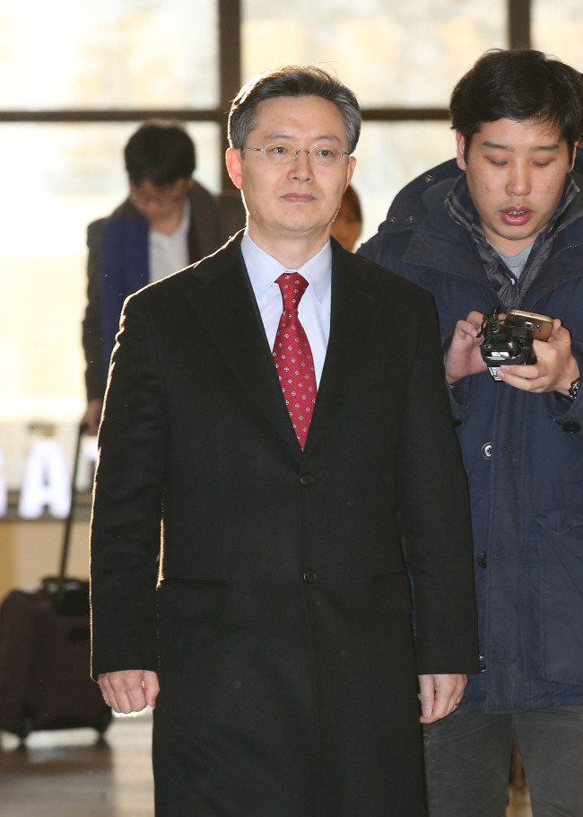 Hwang Joon-kook, South Korea’s special representative for Korean Peninsula affairs at Seoul’s Foreign Ministry, arrives at Gimpo Airport to fly to Beijing to meet with his Chinese counterpart on Thursday. Yonhap