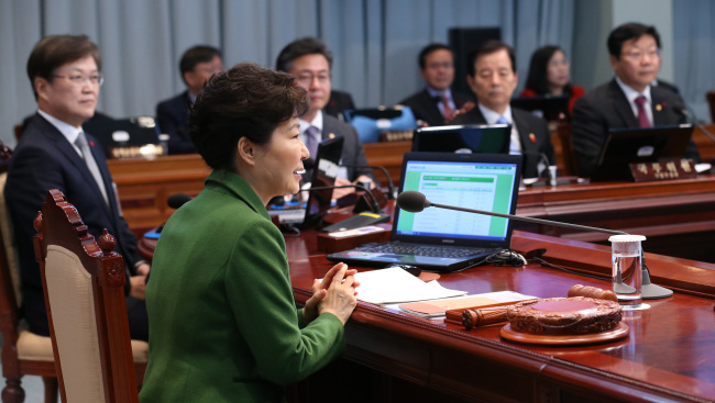 President Park Geun-hye presides over a Cabinet meeting at Cheong Wa Dae on Tuesday.  Yonhap