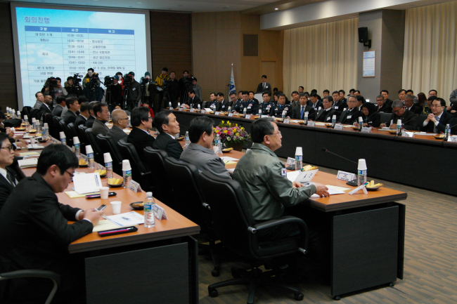 Participants attend a commencement ceremony launching the Seoul government’s indigenous fighter jets development.