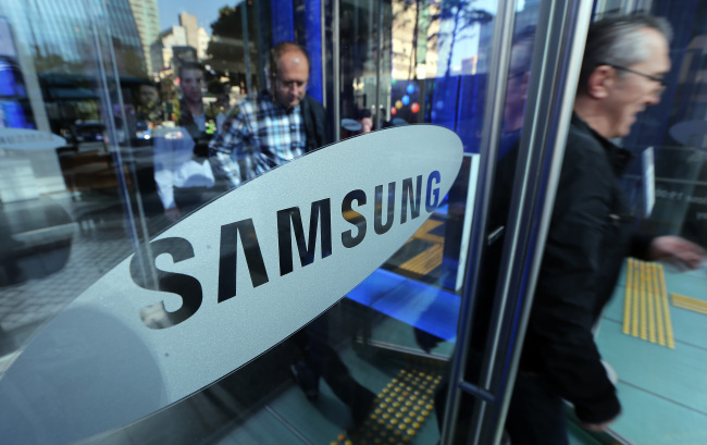 The Samsung logo at Samsung Electronics’ head office in Seoul. (Yonhap)