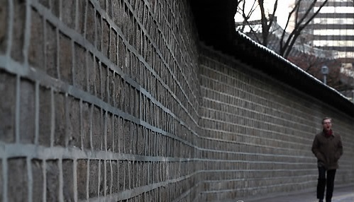 A stonewall walkway along Deoksugung Palace  Yonhap