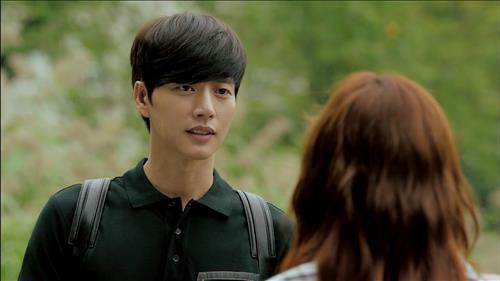 A still from “Cheese in the trap” (tvN)