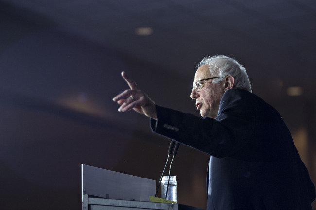 Senator Bernie Sanders, an independent from Vermont and presidential candidate, speaks during a caucus night party in Des Moines, Iowa, on Monday. (Bloomberg-Yonhap)
