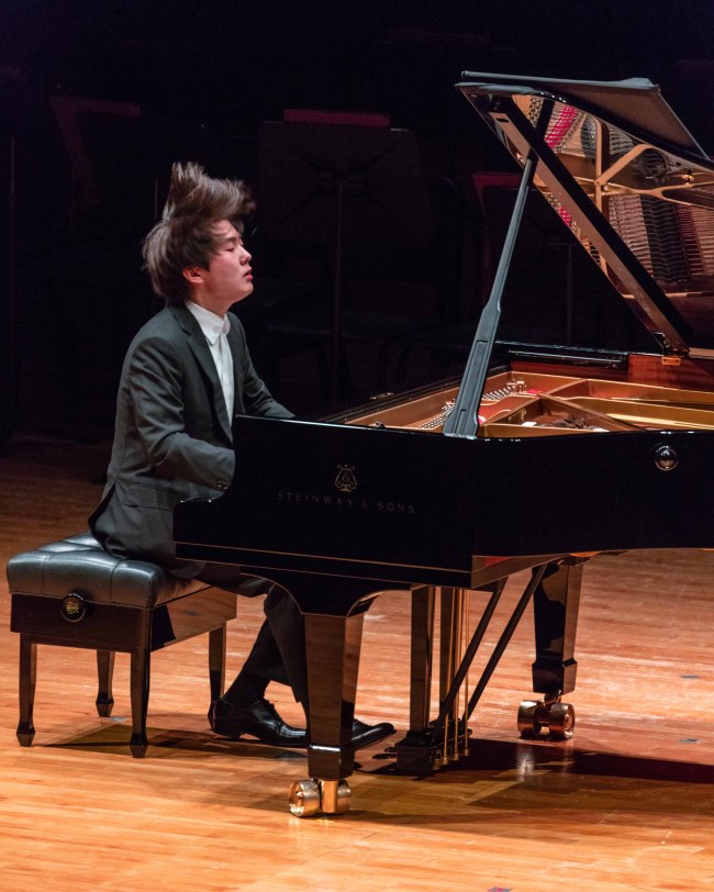 Pianist Cho Seong-jin, winner of the 17th International Fryderyk Chopin Piano Competition, performs at the competition winners’ matinee gala concert at the Seoul Arts Center on Tuesday. (Yonhap)