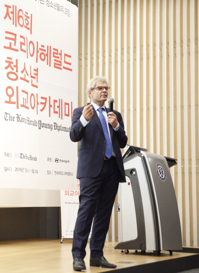 German Ambassador to Korea Rolf Mafael at the 6th Korea Herald Young Diplomats Academy at Yonsei International Campus in Songdo, Incheon, in late January. (Korea Herald)