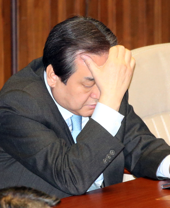 Saenuri chairman Rep. Kim Moo-sung attends a plenary session at the National Assembly on Thursday. (Yonhap)
