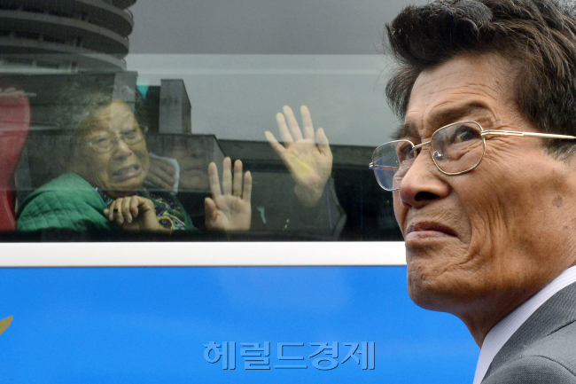 general news 부문 <차마 바라보지 못합니다 > 뉴시스 최동준 기자