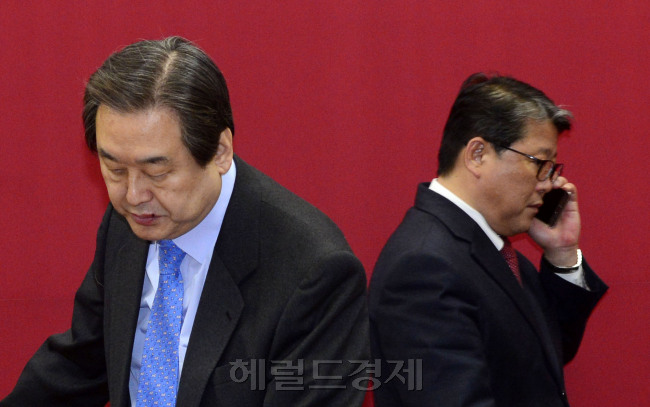 김무성 새누리당 대표가 24일 오전 서울 여의도 국회에서 열린 최고중진연석회의에 참석하고 있다. 김 대표는 이번 회의에서도 모두발언을 하지 않았다. 박해묵 기자/mook@heraldcorp.com