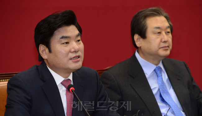 원유철 새누리당 원내대표가 24일 오전 서울 여의도 국회에서 열린 최고중진연석회의에서 모두발언을 하고 있다. 박해묵 기자/mook@heraldcorp.com