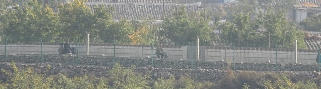 북한이 최근 북중 접경지역에서 통제를 강화하고 있다는 관측이 제기돼 주목을 받고 있다. 36년만에 열리는 노동당 대회를 앞두고서다. 사진은 북중 접경지역 모습.