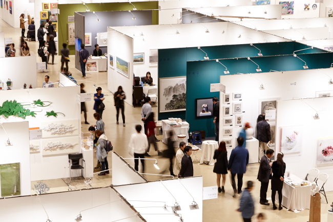 View of the Korea Galleries Art Fair 2015 (Galleries Association of Korea)