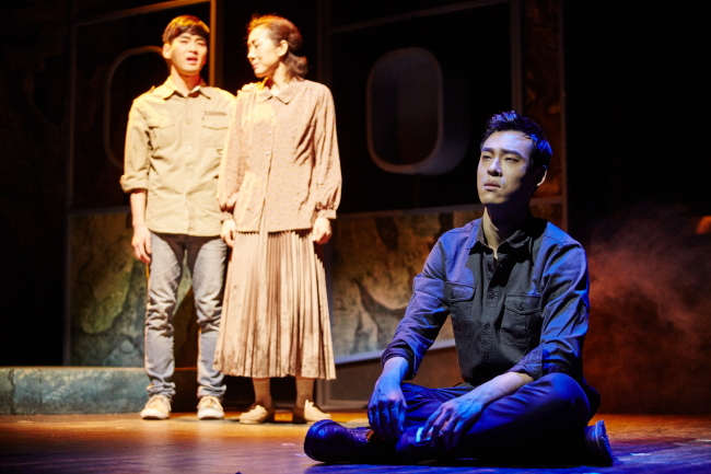 A scene from director Kolleen Park’s lastest musical production, “Airport Baby,” which is being staged until March 6 at the Art One Theater in Daehangno, Seoul. (Seensee Company)
