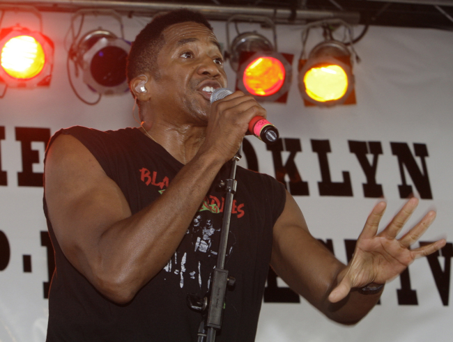 Q-Tip performs in New York on July 11, 2011. (AP-Yonhap)