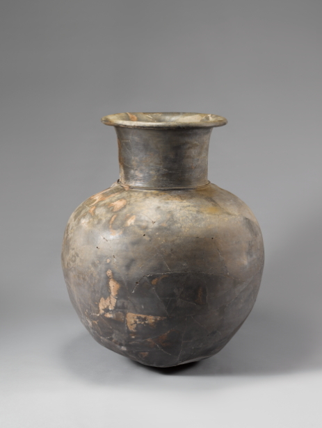 Restored Goryeo Dynasty jar (The National Museum of Korea)