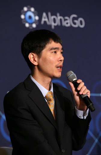 Korean professional Go player Lee Se-dol(Yonhap)