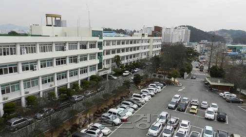 3월 새학기를 맞은 순천 청암대학 강의동 전경. 박대성기자 / parkds@heraldcorp.com