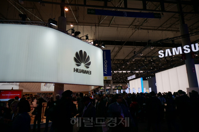 MWC 2016 당시 화웨이 부스