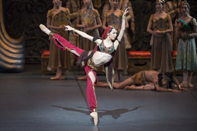A scene from the Korean National Ballet’s upcoming season opener, “La Bayadere.” (Korean National Ballet)