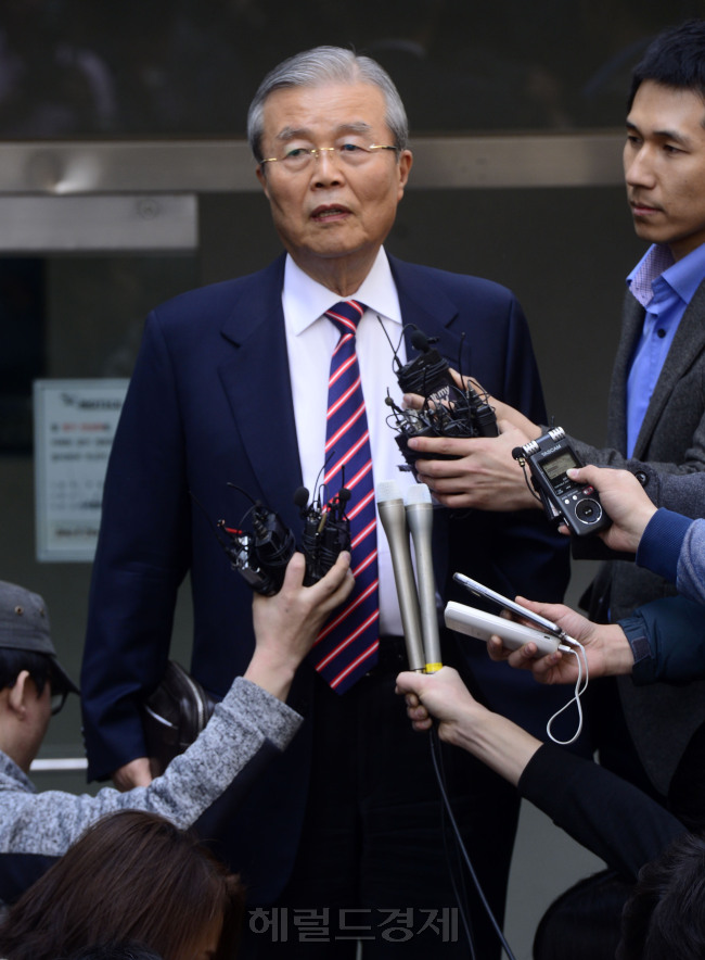 경남 창원에서 급거 상경해 구기동을 찾은 문재인 전 대표