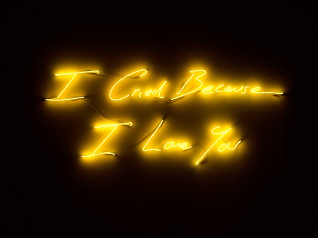 트레이시 에민의 네온 작품 ‘I Cried Because I Love You(2016)’.  Tracey Emin. All rights reserved, DACS 2016. Photo  Ben Westoby Courtesy of Lehmann Maupin and White Cube