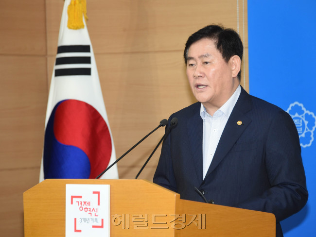 정진엽 보건복지부 장관 [사진=헤럴드경제DB]