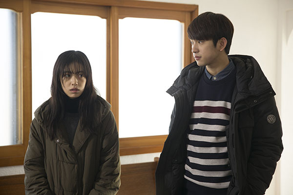A still from “A Stray Goat,” which is directed by Cho Jae-min. It stars actress Ji Woo (left) and Park Jin-young, member of boy band GOT7.  (Myung Film/JIFF)