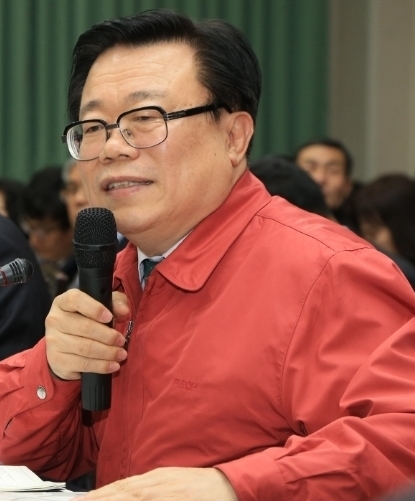 농정 현장 점검 차림의 이동필 농림축산식품부 장관