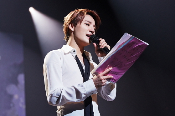Kim Jun-su performs his song for KBS drama series “Descendants of the Sun” at a concert on Saturday. (C-JeS Entertainment)