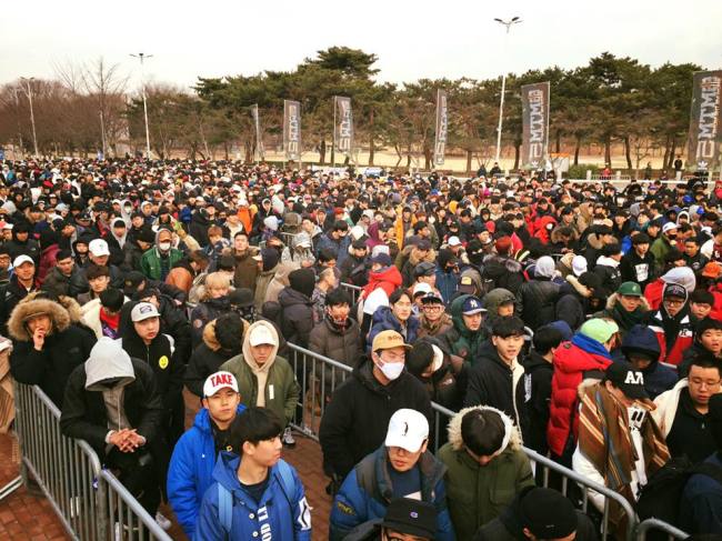 Participants stand in line for hours during the preliminary for "Show Me the Money 5" in Seoul in March. (CJ E&M)