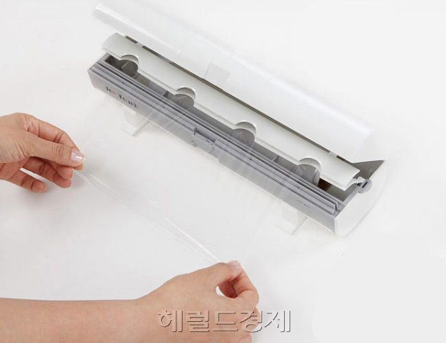 환경호르몬의 일종인 프탈레이트가 함유된 랩 [사진=헤럴드경제 DB]