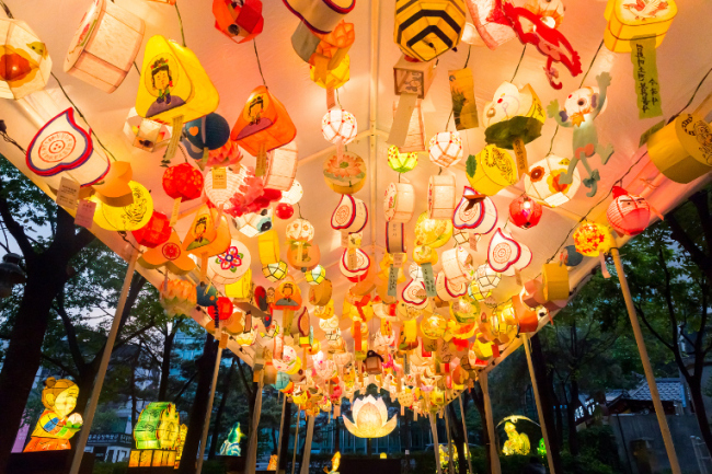 Traditional lantern exhibition at Jogyesa temple (Yeon Deung Hoe Preservation Committee)