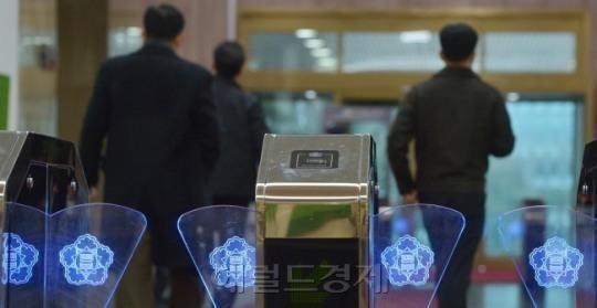 불황에도 공무원 연봉은 ‘쑥쑥’…평균 6000만원대 육박