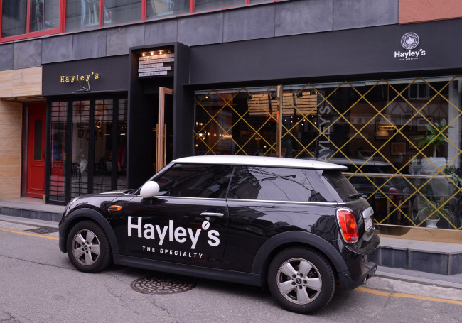 Hayley's Cafe in Sinsa-dong, Seoul (Lee Sang-sub/The Korea Herald)