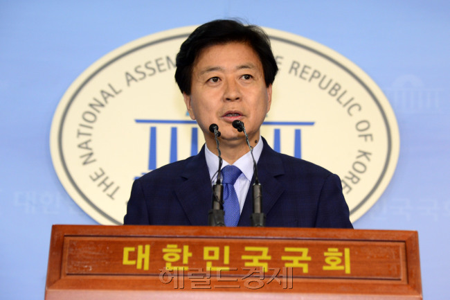 노웅래 더불어민주당 의원이 29일 오후 서울 여의도 국회 정론관에서 원내대표 출마회견을 가지고 있다. 박해묵 기자/mook@heraldcorp.com
