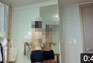 역무원에 이어 男교사까지…‘목욕탕 몰카’ 또 적발