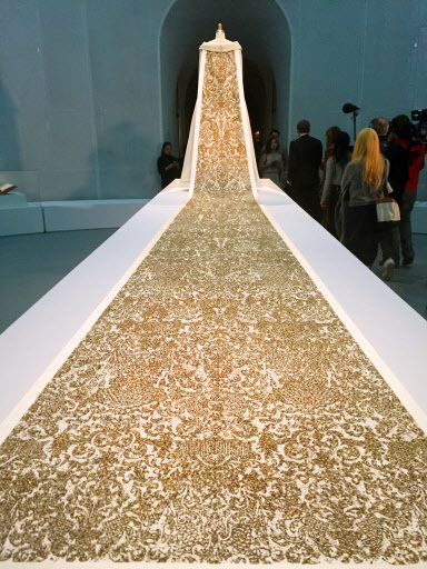 A wedding gown train by Karl Lagerfeld for Chanel’s 2014 Patrimoine Collection is displayed as part of the “Manus x Machina: Fashion in the Age of Technology,” exhibit at the Metropolitan Museum of Art in New York on Monday. (AP-Yonhap)