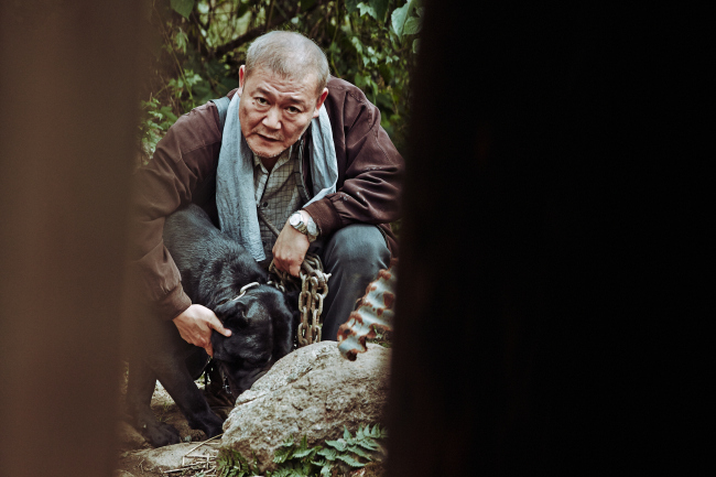 Kunimura Jun stars as a Japanese stranger in “The Wailing” (Fox International Productions)