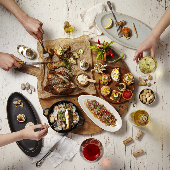 A promotional image of the food selection at SMT Seoul (SM Entertainment)