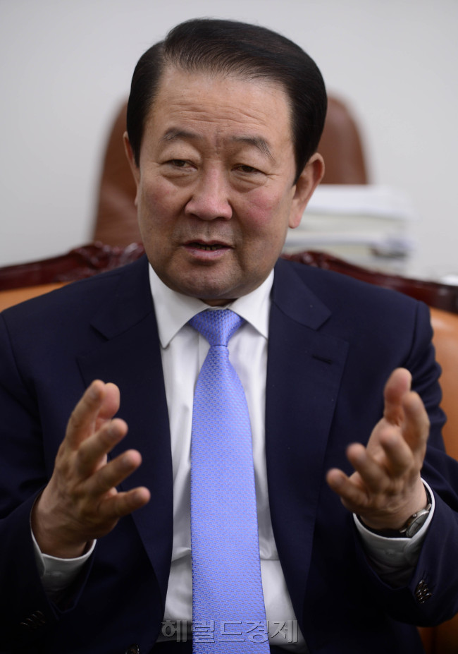 박주선 국민의당 최고위원이 11일 오전 서울 여의도 국회에서 본지와 인터뷰를 가지고 있다. 박해묵 기자/mook@heraldcorp.com